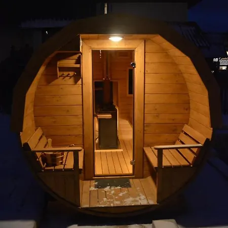In Tatra - Jacuzzi & Pool Apartment *