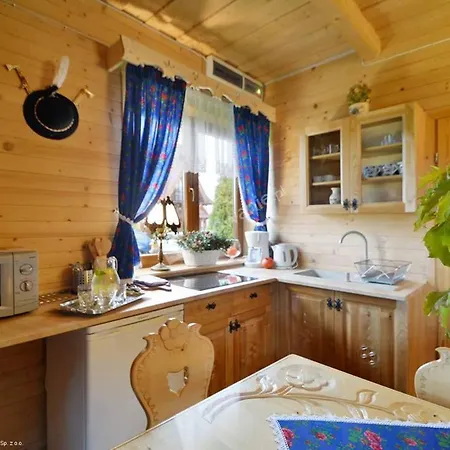 In Tatra - Jacuzzi & Pool Apartment Murzasichle